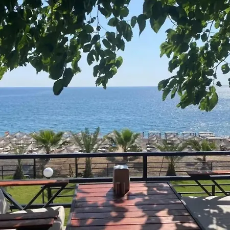 Mulberry Szálloda Kemer